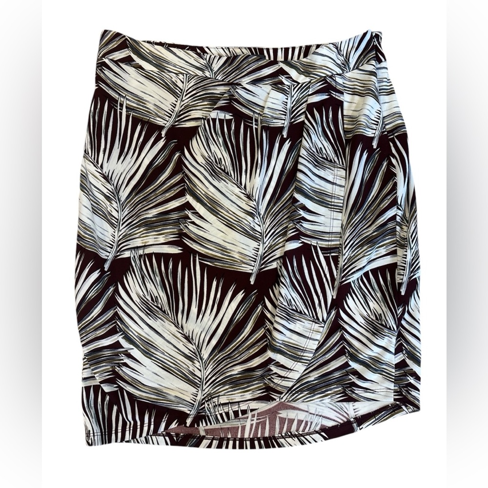 The Limited lined skirt. Women’s size 10